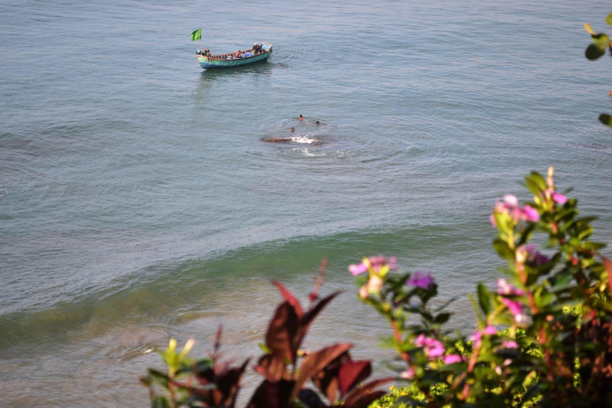 Savithri Inn Bamboo Cottages & Resorts Varkala Exterior foto